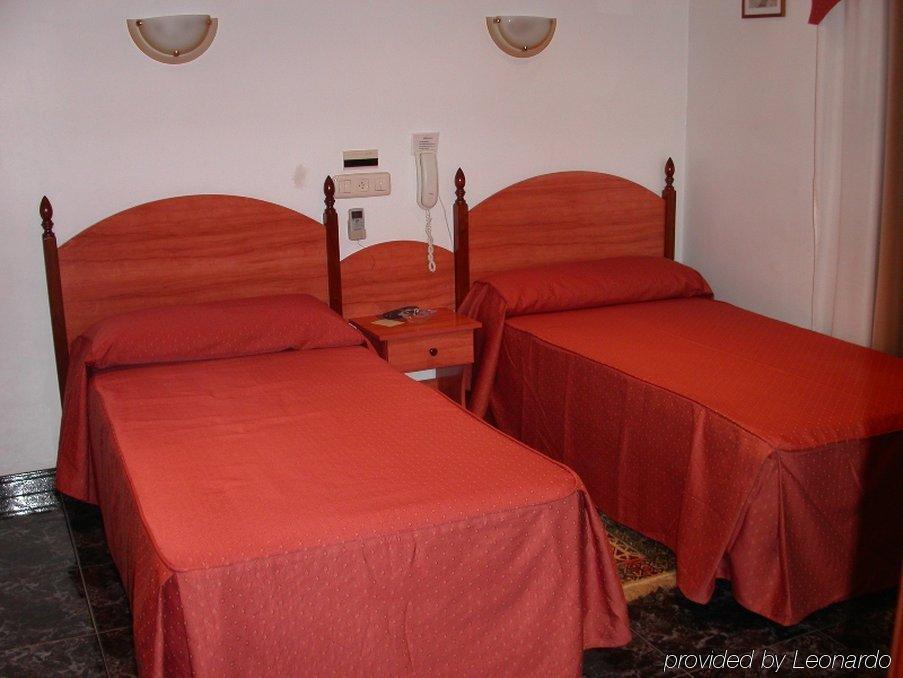 Hotel Canada 3*